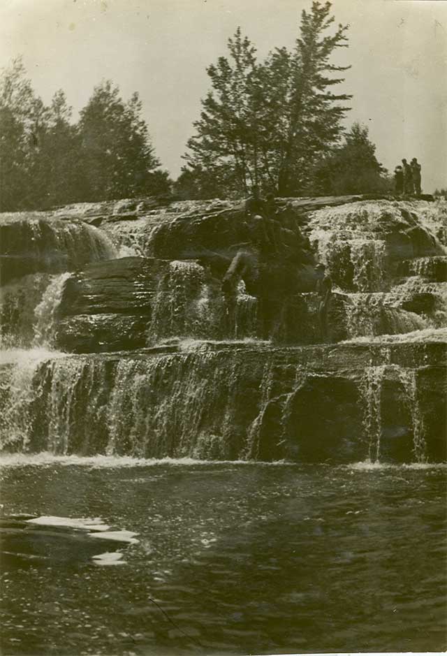 Sholoa_Falls_1937.jpg