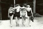 B_W_beach_girls.jpg